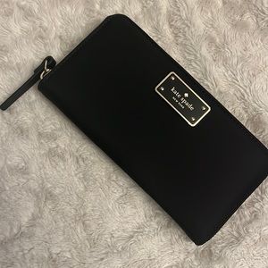 Kate Spade Zippy Wallet